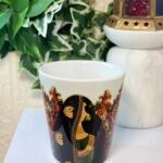 كوب بتصميم شعبي