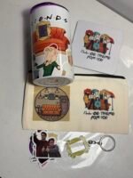 ⁦كوب شخصية مسلسل فرندز⁩ - الصورة ⁦2⁩